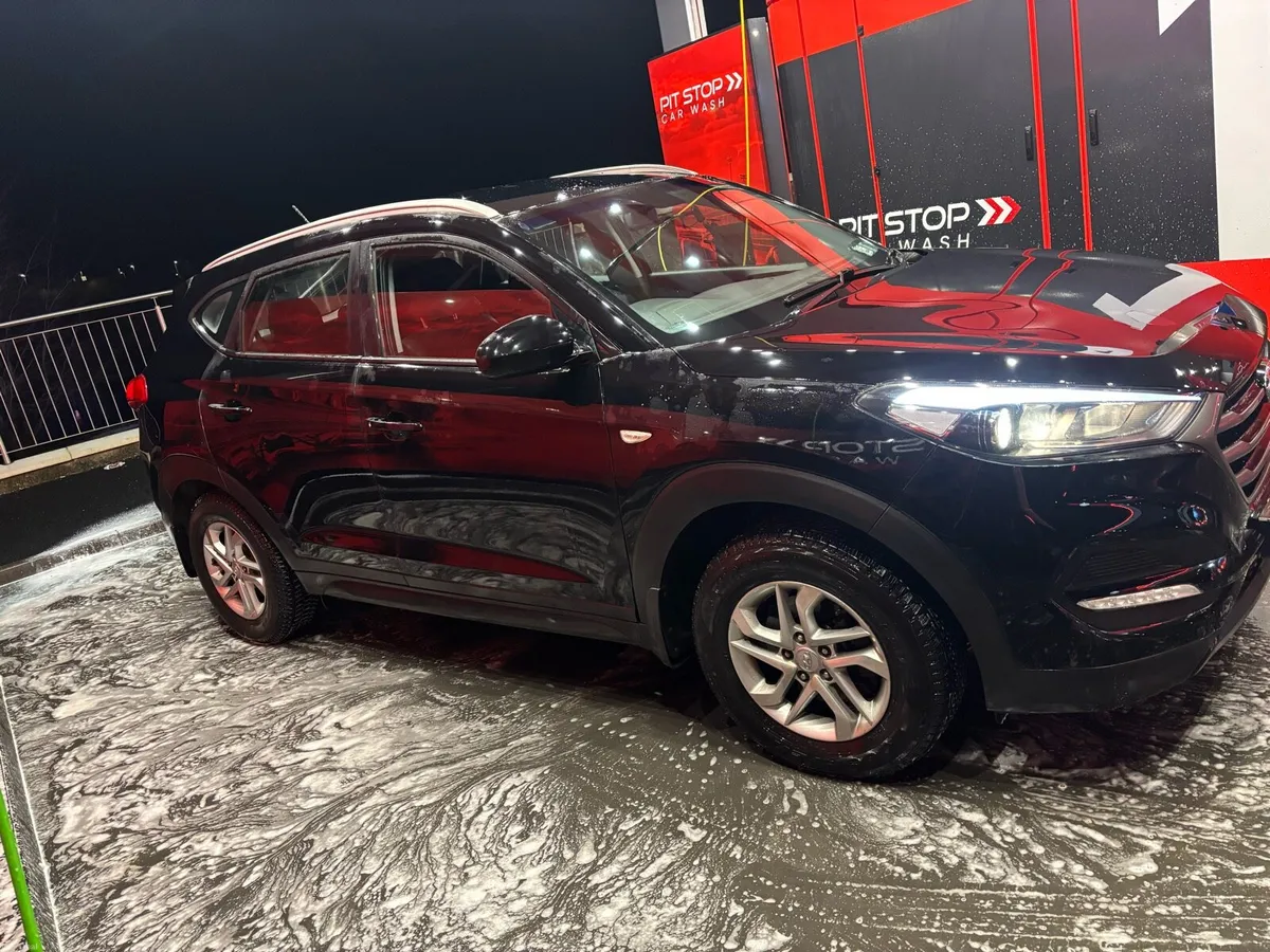 161 Hyundai Tucson 1.7 - Image 1