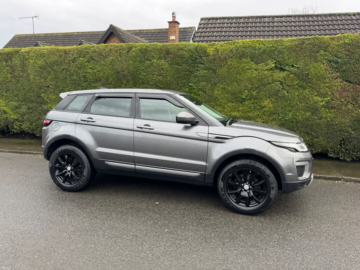 Range Rover evoque low mileage - Image 1