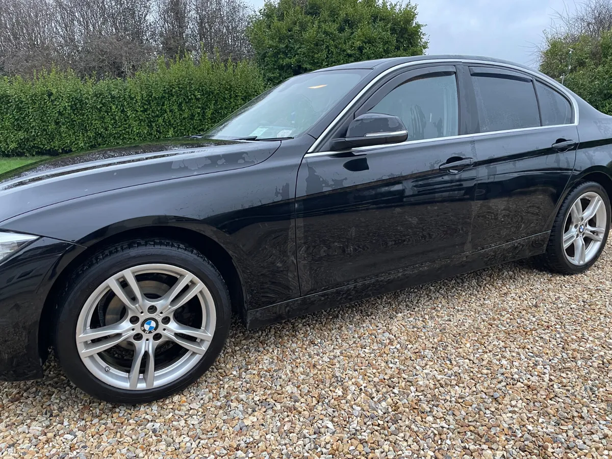 BMW 3-Series 2017 - Image 2