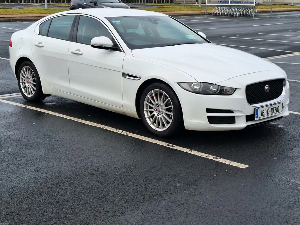 Jaguar XE 2.0L Diesel - Image 2