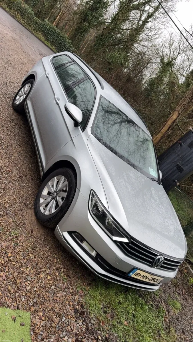 Volkswagen Passat 2016 - Image 1