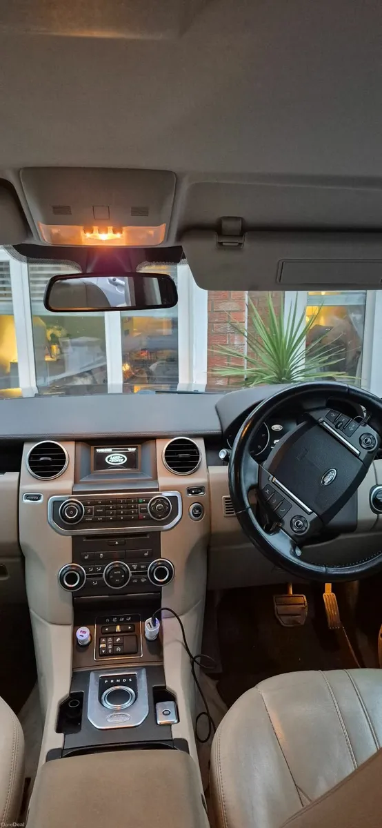 Land Rover Discovery 2016 - Image 3