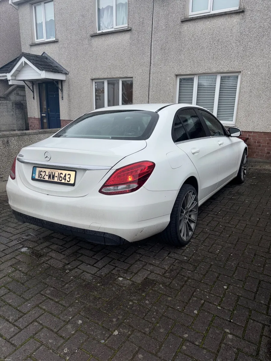 Mercedes-Benz C-Class 2016 - Image 3