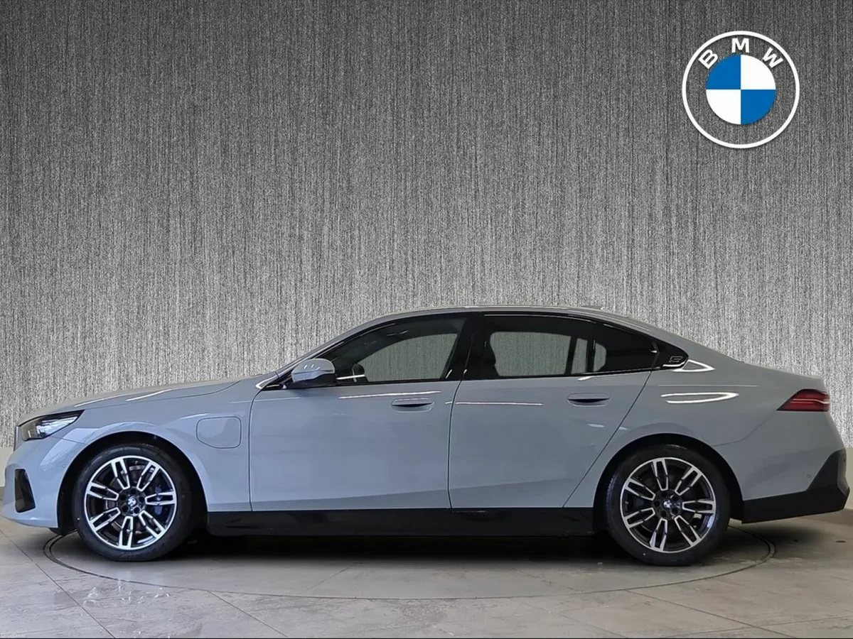 BMW 5-Series 530e Msport Saloon - Image 3