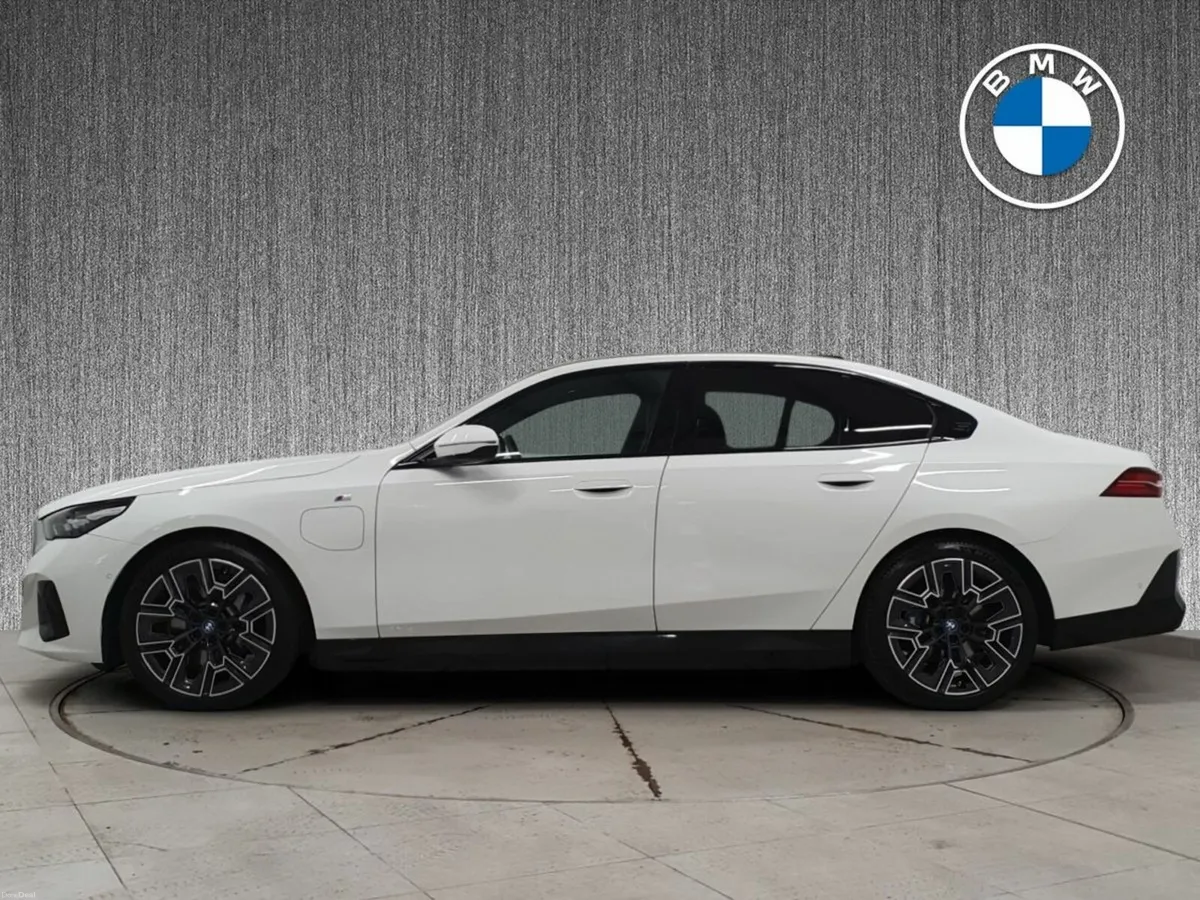 BMW 5-Series 530e M Sport - Image 4