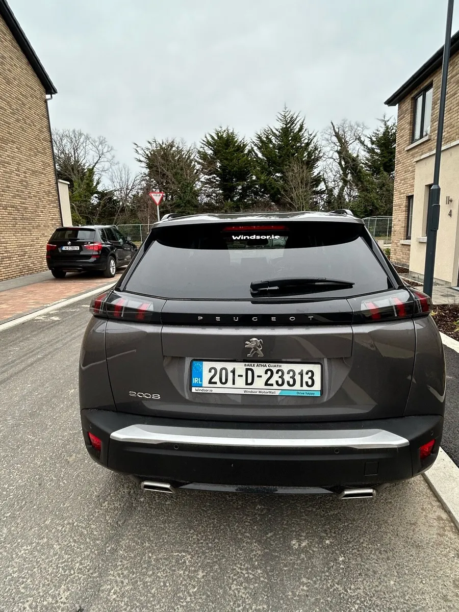 Peugeot 2008 Allure 1.2 PureTech 130 - Image 4