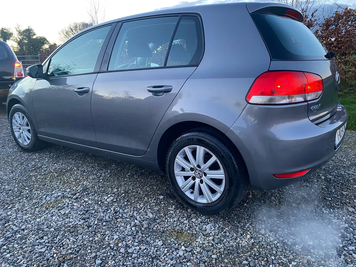 VW GOLF AS NEW 1.2 PETEOL TFSI AS NEW LOW KMS - Image 2