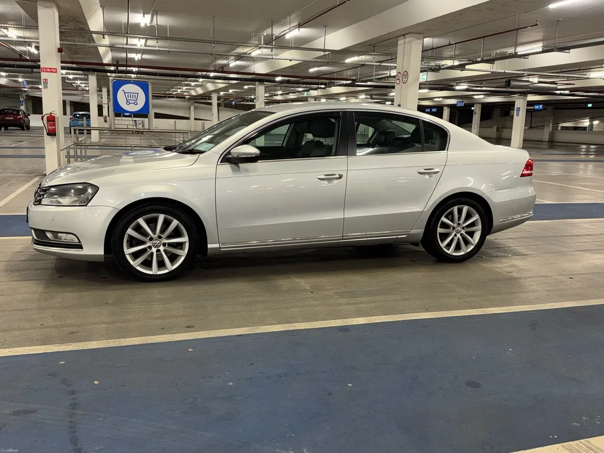 Volkswagen Passat - Image 1