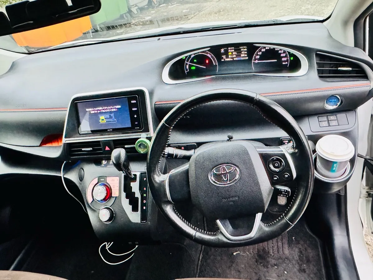 Sienta 7 Seater Hybird Luxury Tech Performance Spe - Image 2