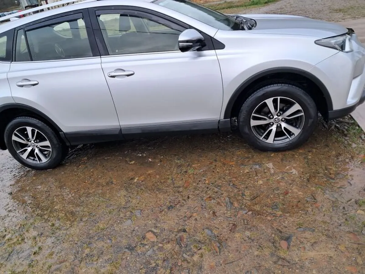 2016 Toyota Rav4 - Image 4