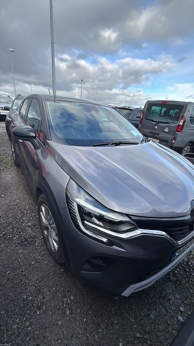 Renault Captur 2022 - Image 1