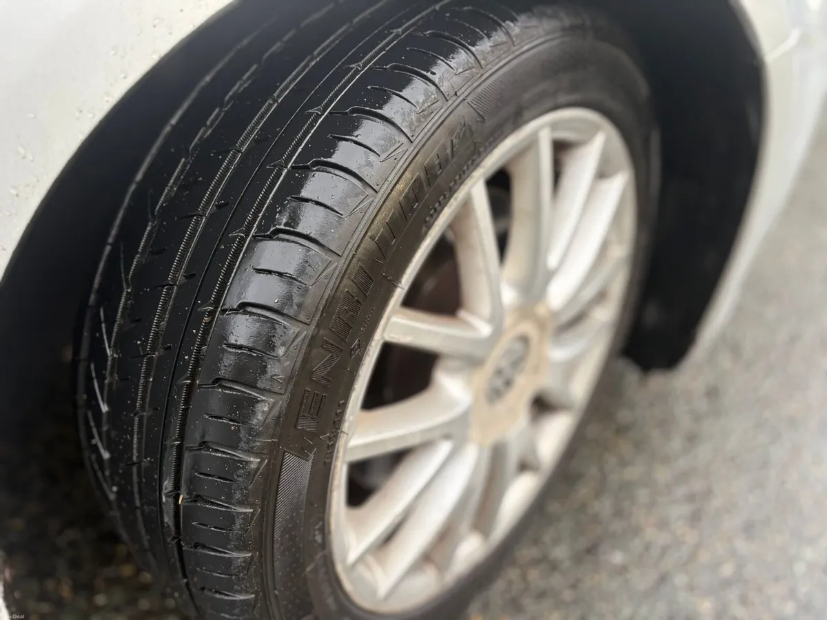 2007 GTD Auto Stunning Golf with Leather RARE - Image 4