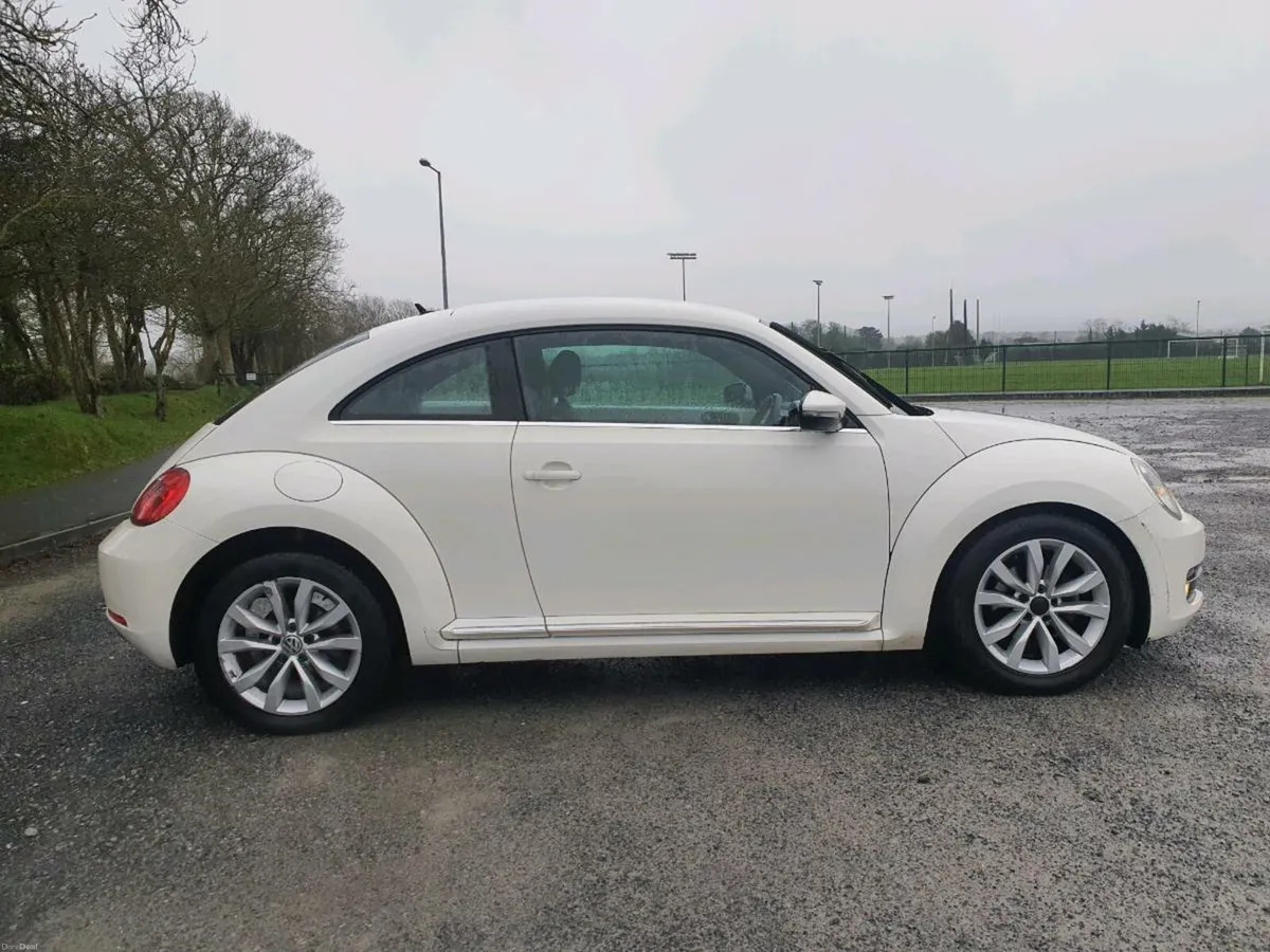 Vw BEATLE 1.6 DIESEL DESIGN MODEL 2013 - Image 4