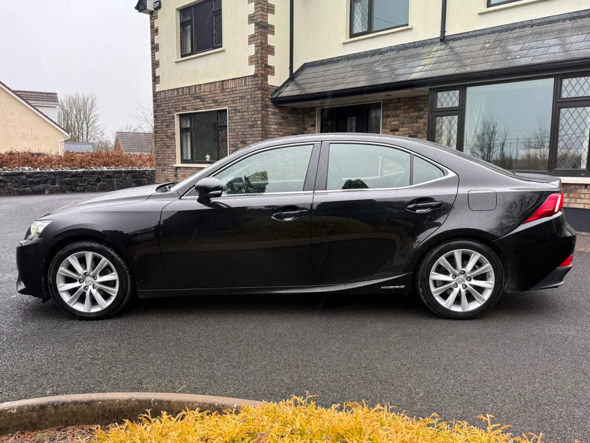 Immaculate 151 Lexus IS300h! - Image 4