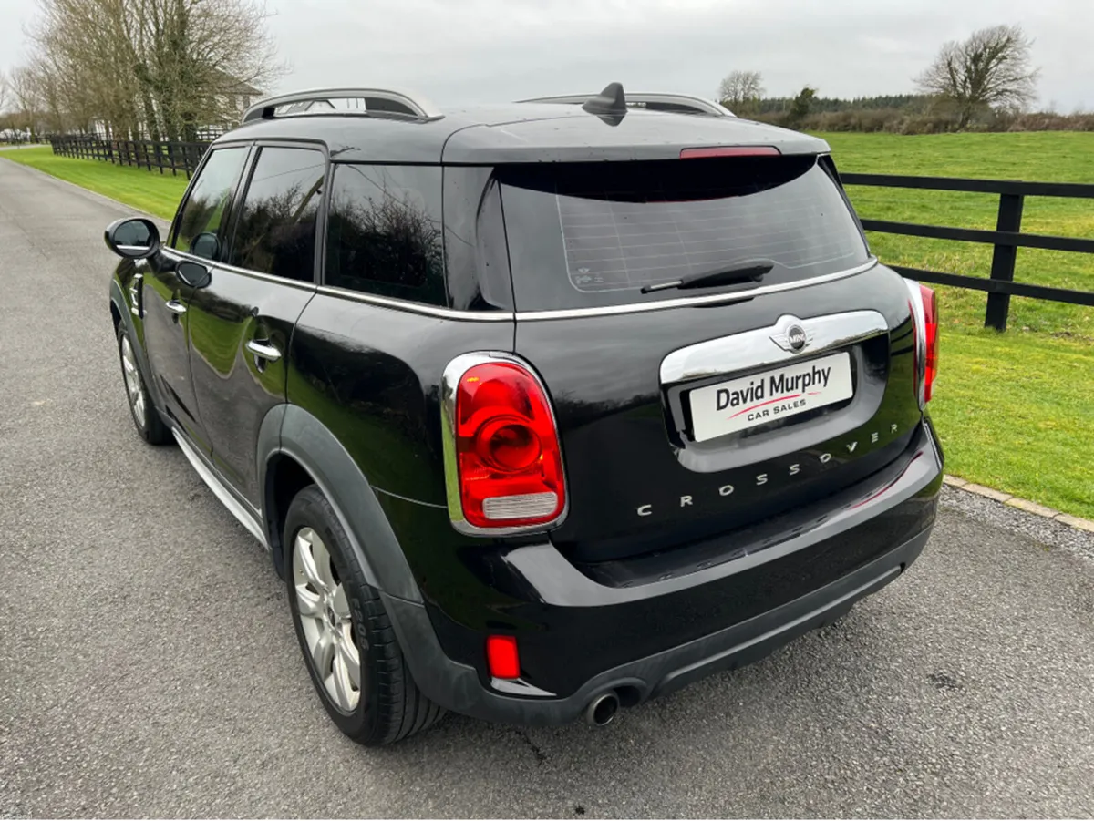 Mini Cooper Crossover - Image 3
