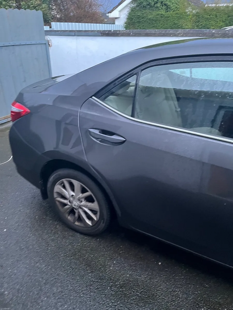 Toyota Corolla 2015 - Image 1