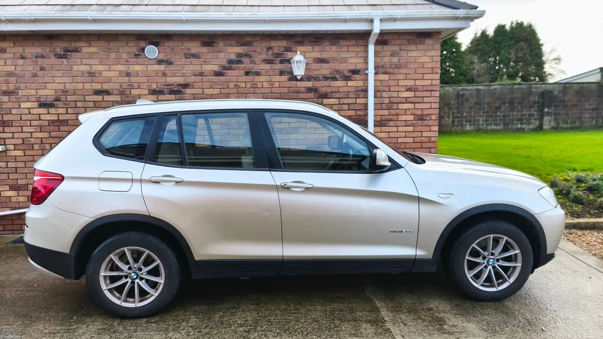BMW X3 2012 - Image 2