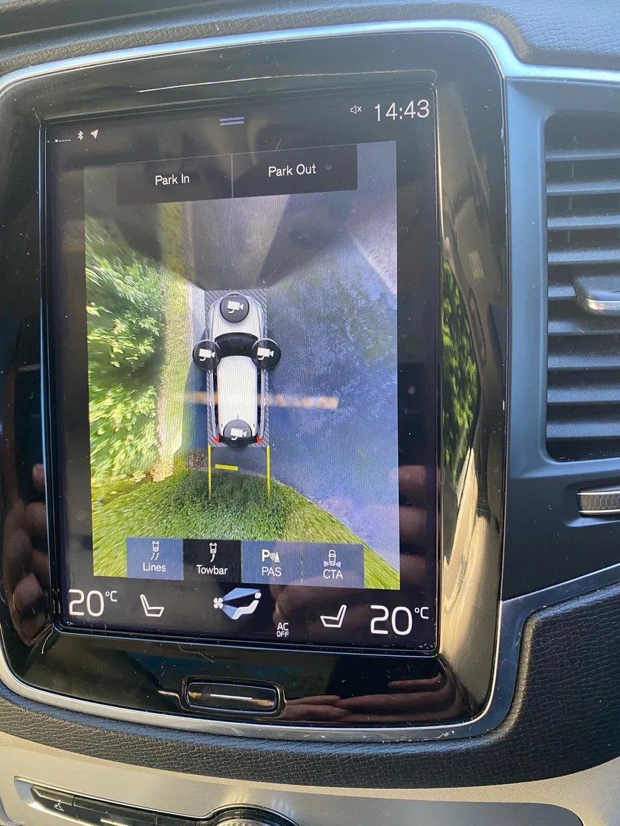 Volvo XC90 D5 AWD Auto 7 seat - Image 4