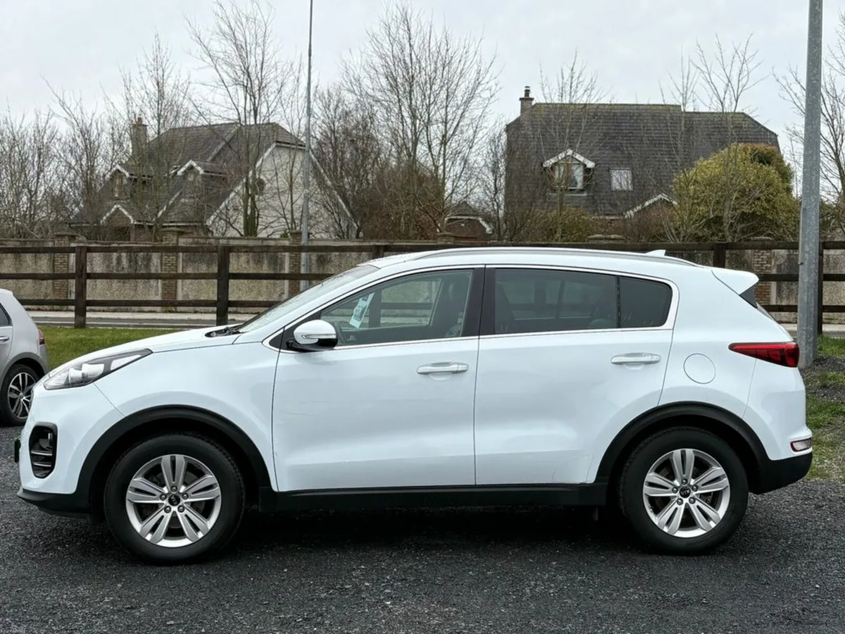 Kia Sportage - LOW MILEAGE - Image 4