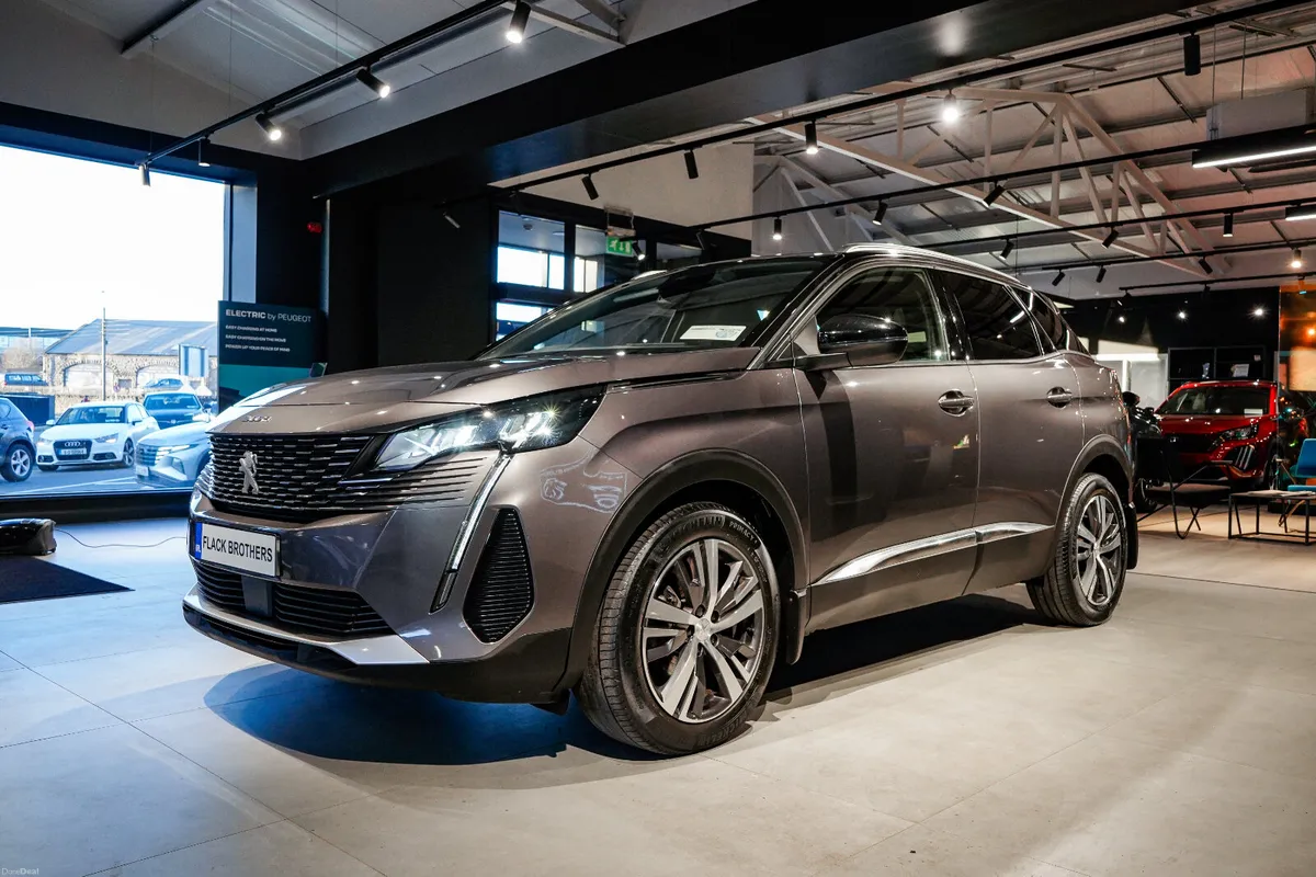 2023 Peugeot 3008 Allure 1.2 PureTech 130bhp - Image 4