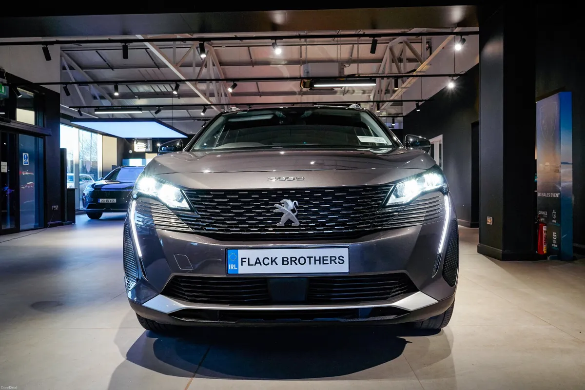 2023 Peugeot 3008 Allure 1.2 PureTech 130bhp - Image 3