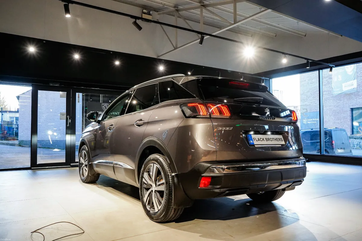 2023 Peugeot 3008 Allure 1.2 PureTech 130bhp - Image 6