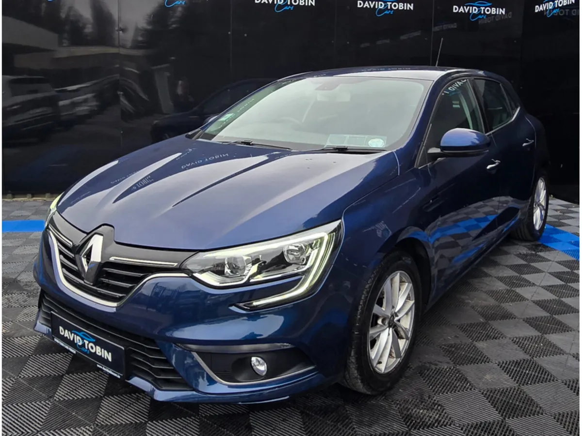 Renault Megane PLAY BLUE DCI ONLY 20,000 KM - Image 2