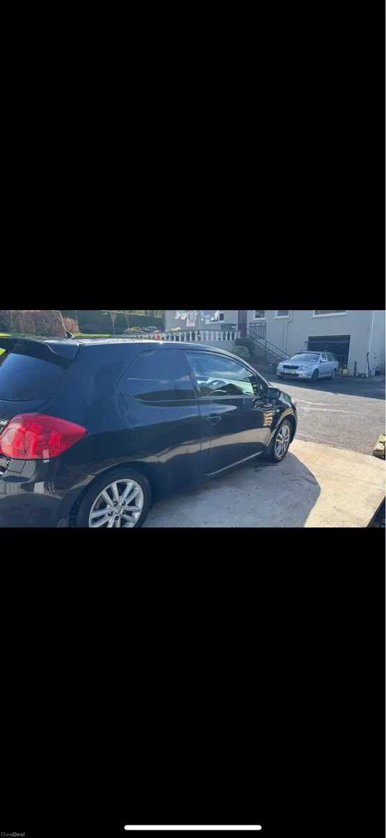 Toyota Auris - Image 1