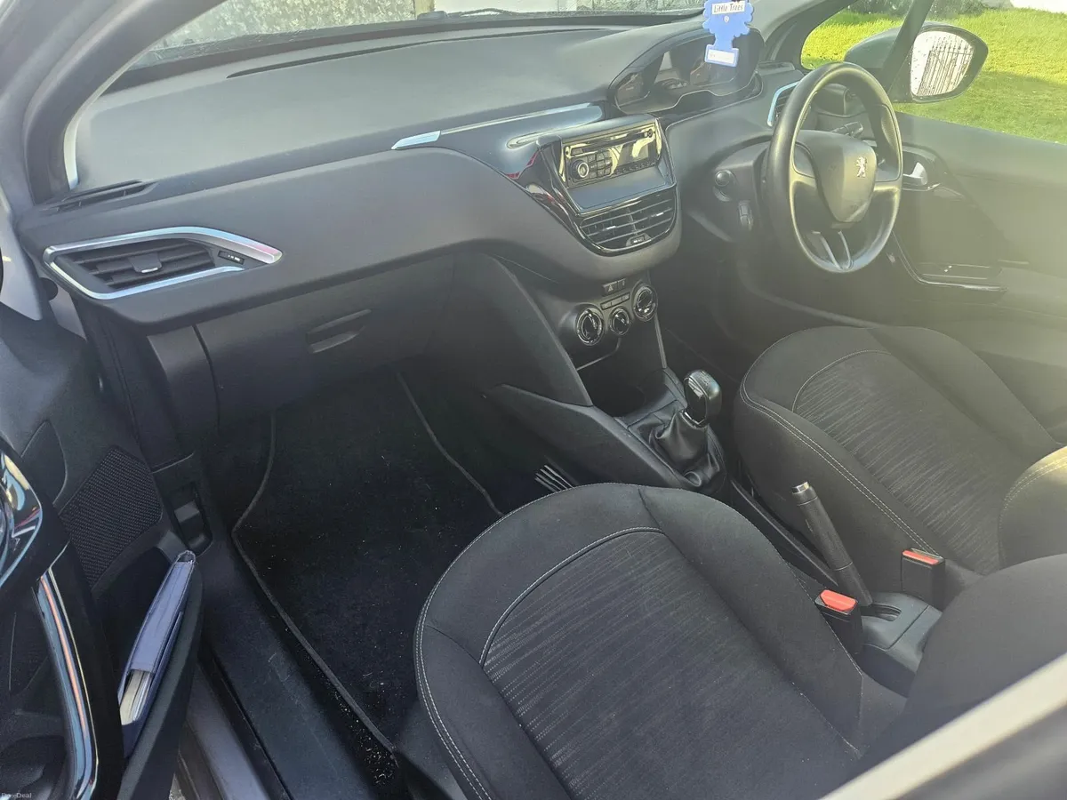 Peugeot 208 2014 - Image 4