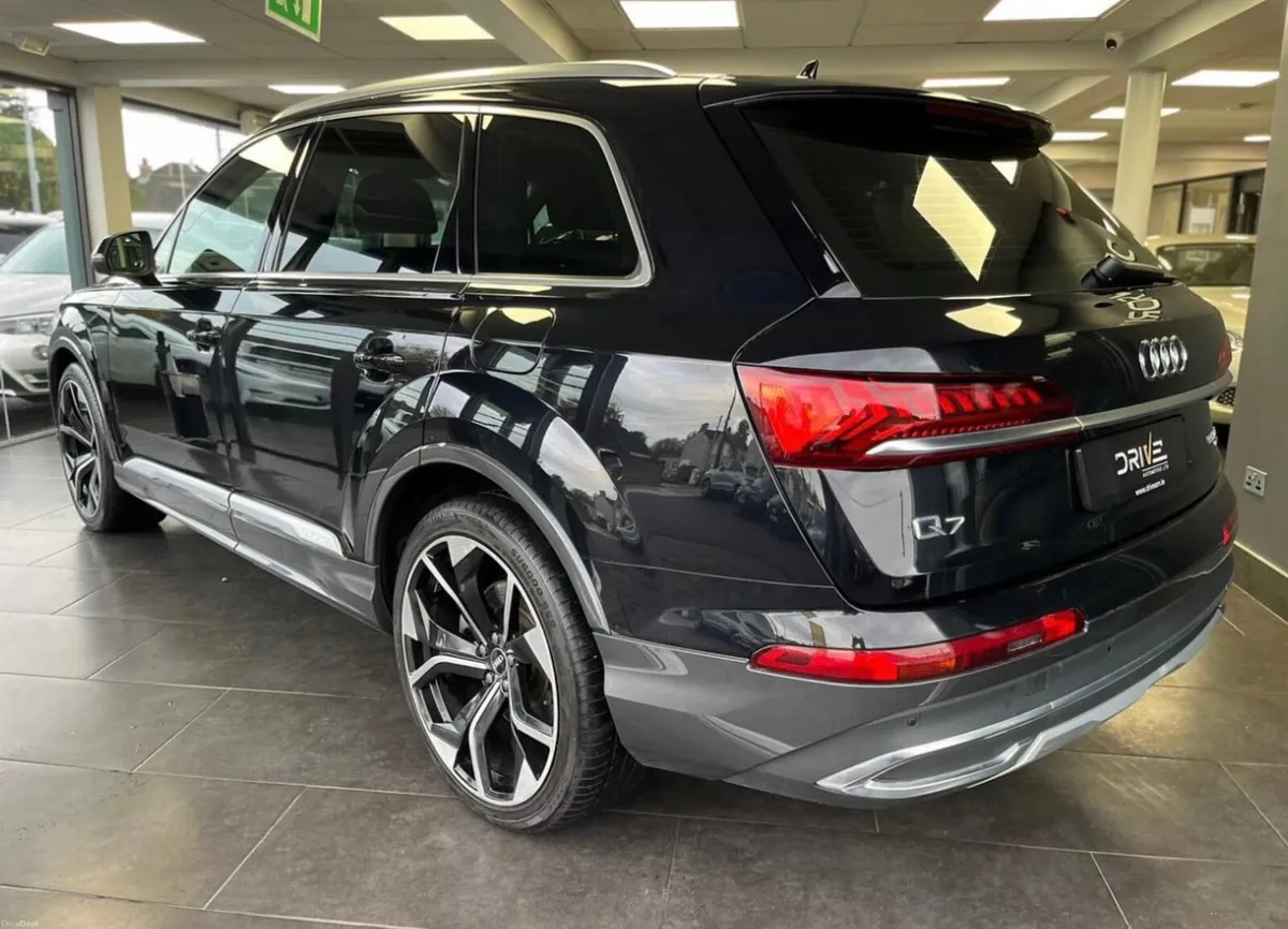 Audi Q7 2020 45 TSI S-Line - Image 4