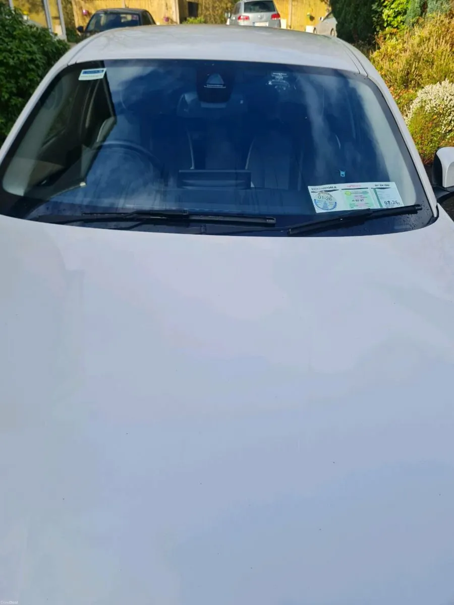 182 BMW 118i Automatic White with warrantee - Image 3