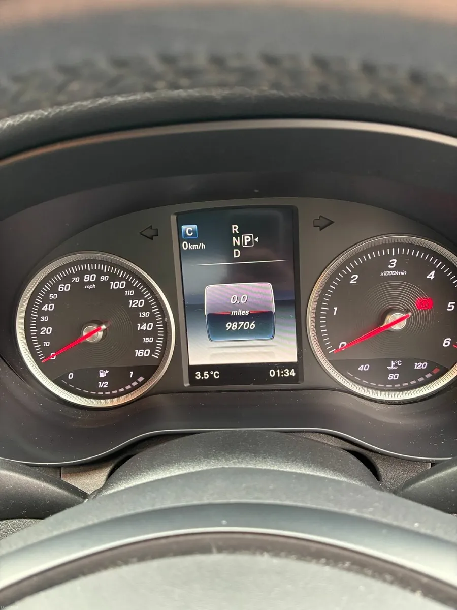 Mercedes-Benz C-Class 2015 - Image 2