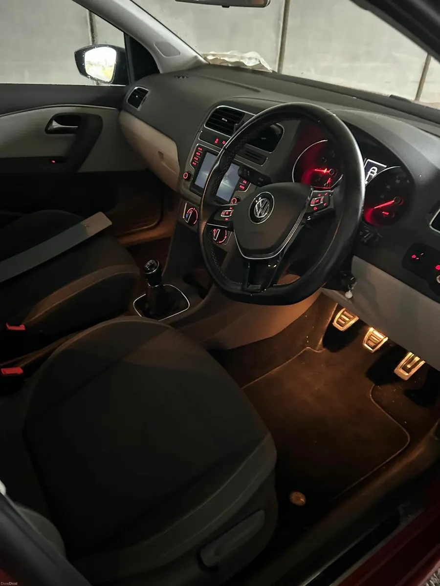 Volkswagen Polo 2015 - Image 4