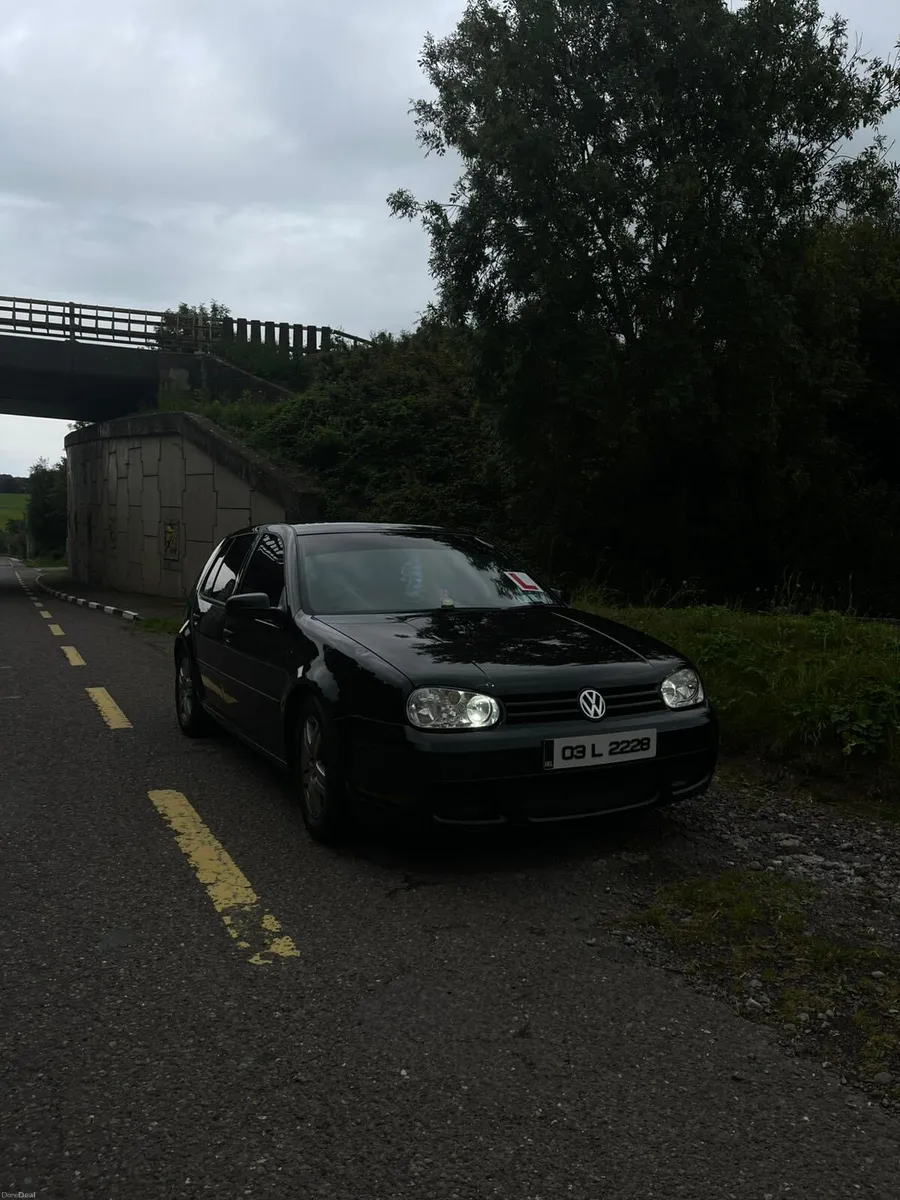 volkswagen golf - Image 1