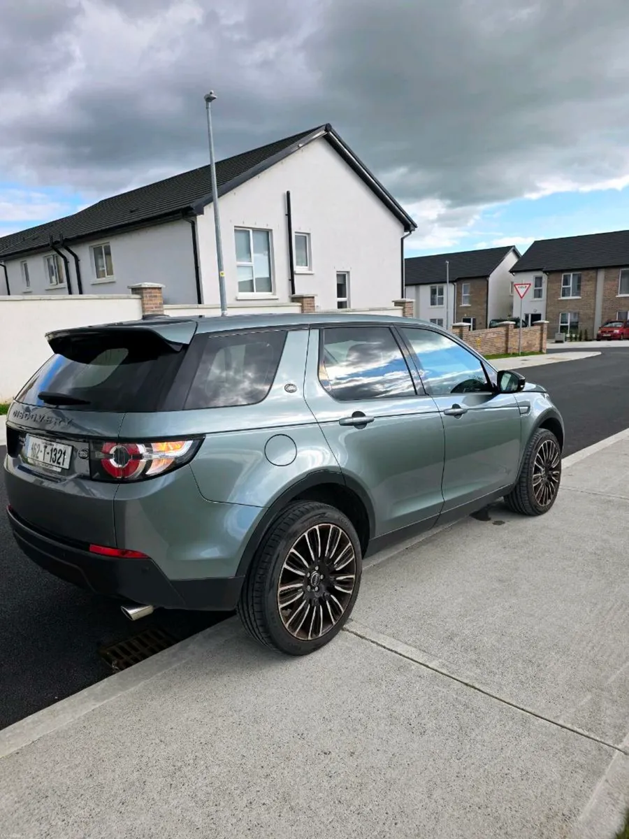 Land rover discovery sport - Image 2