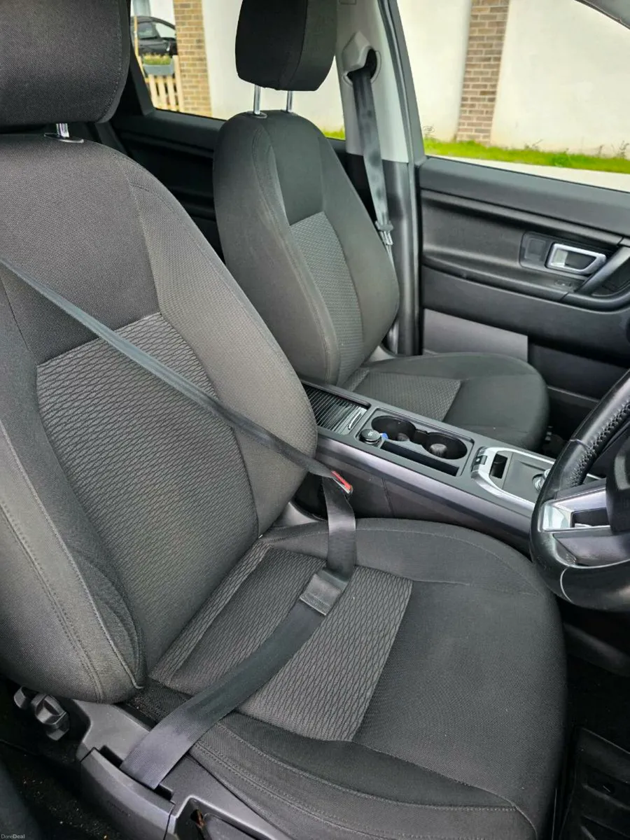 Land rover discovery sport - Image 6