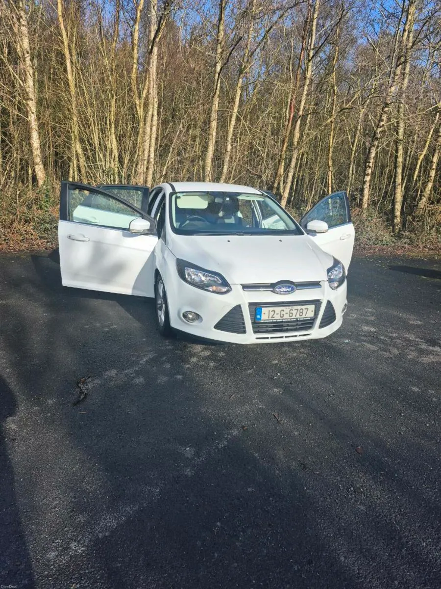 2012 FORD FOCUS ZETEC PETROL - Image 1