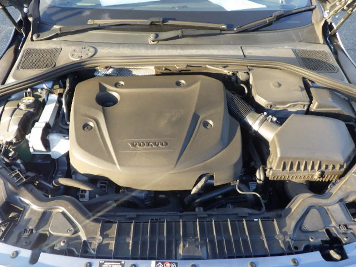 Volvo V60 2.0 D4 DYNAMIC EDITION AUTOMATIC - Image 4