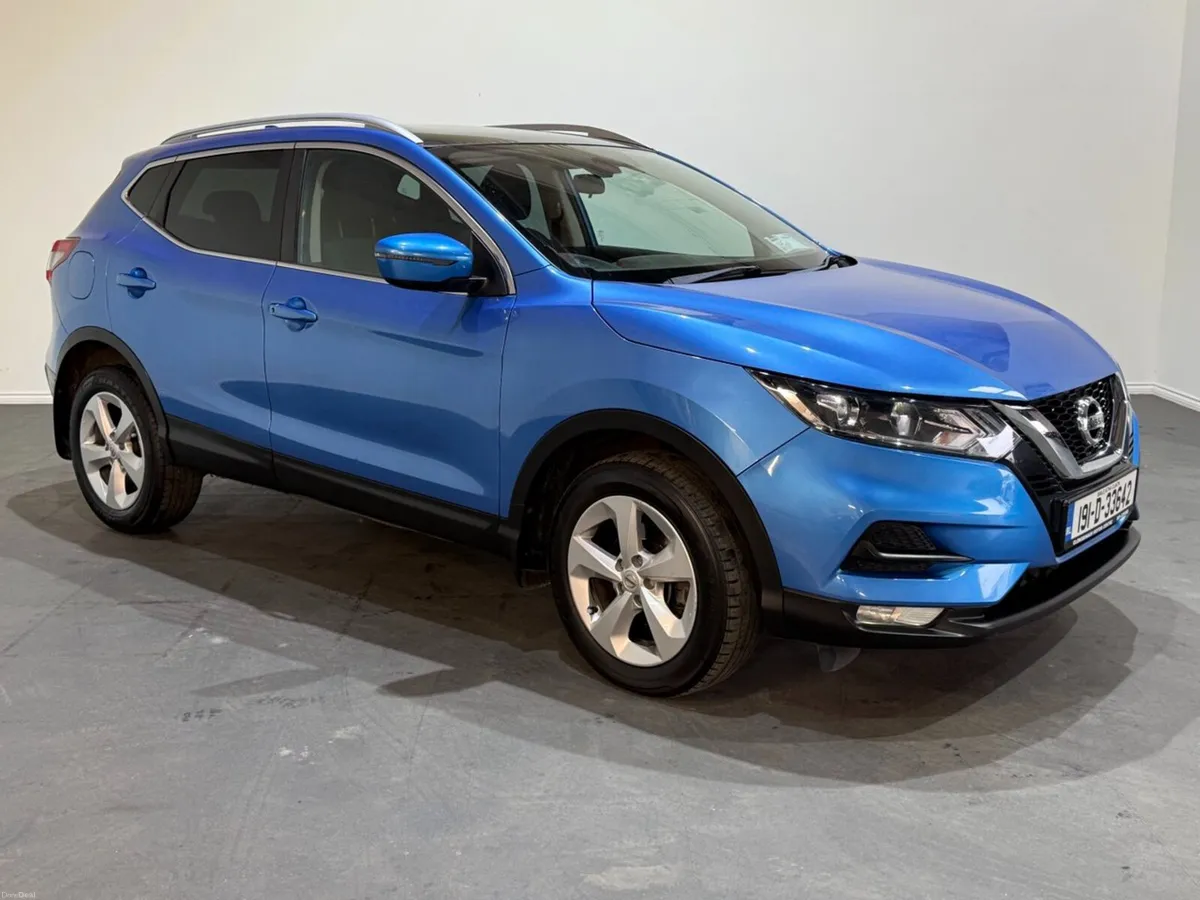 Nissan Qashqai 1.5d - Reversing Camera + Moon Roof - Image 1