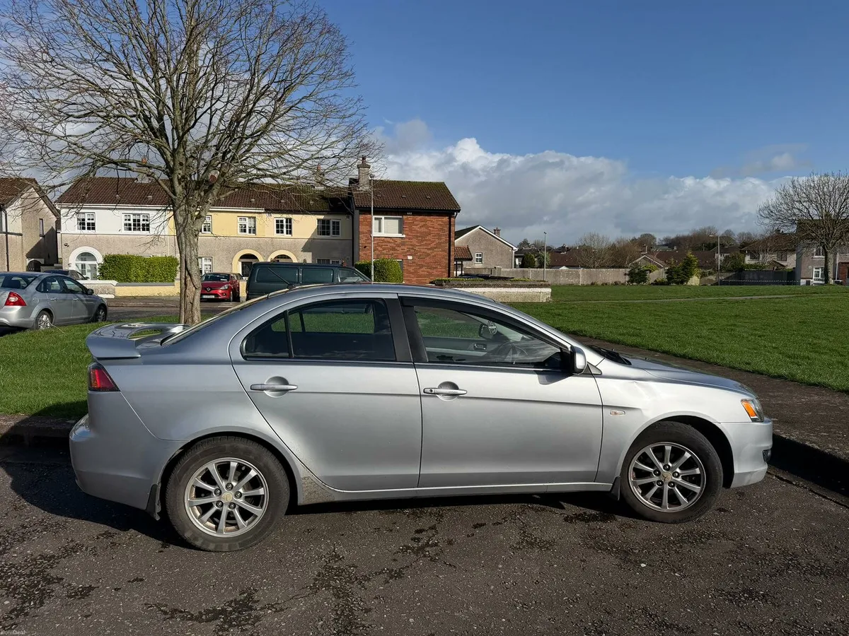 Mitsubishi lancer 2011 - Image 3