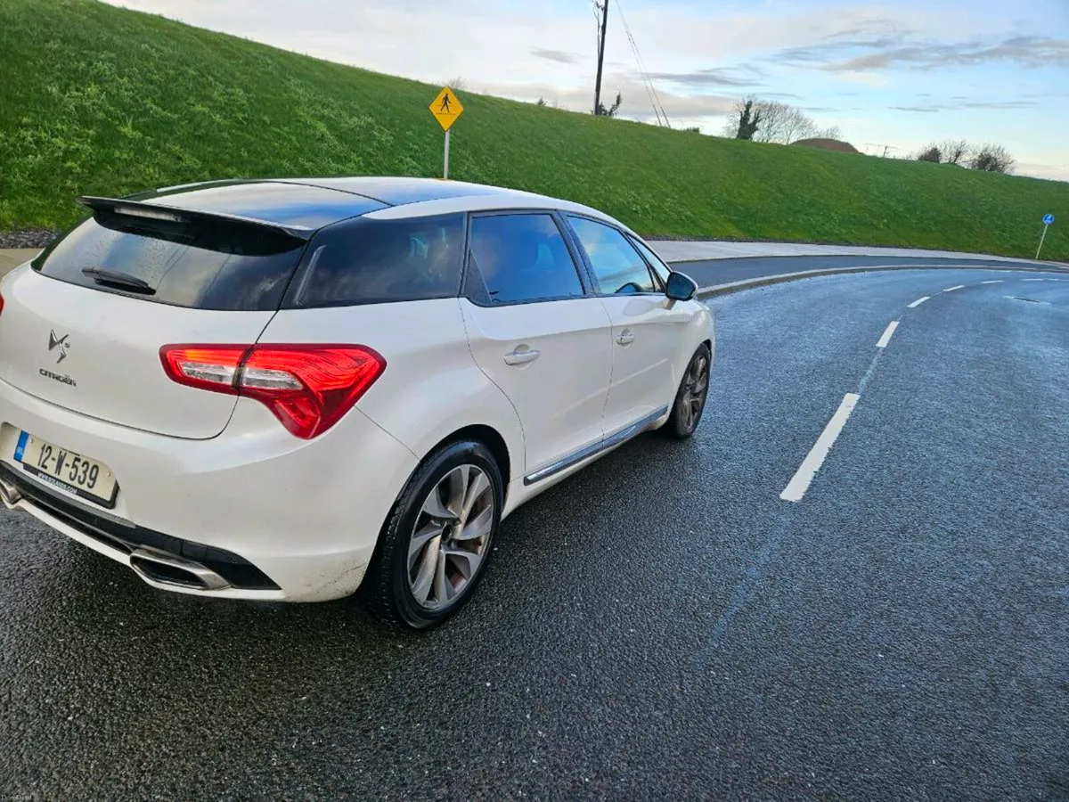 Citroën DS5 2.0 Diesel
2.0 Diesel now nct 03/2027 - Image 4