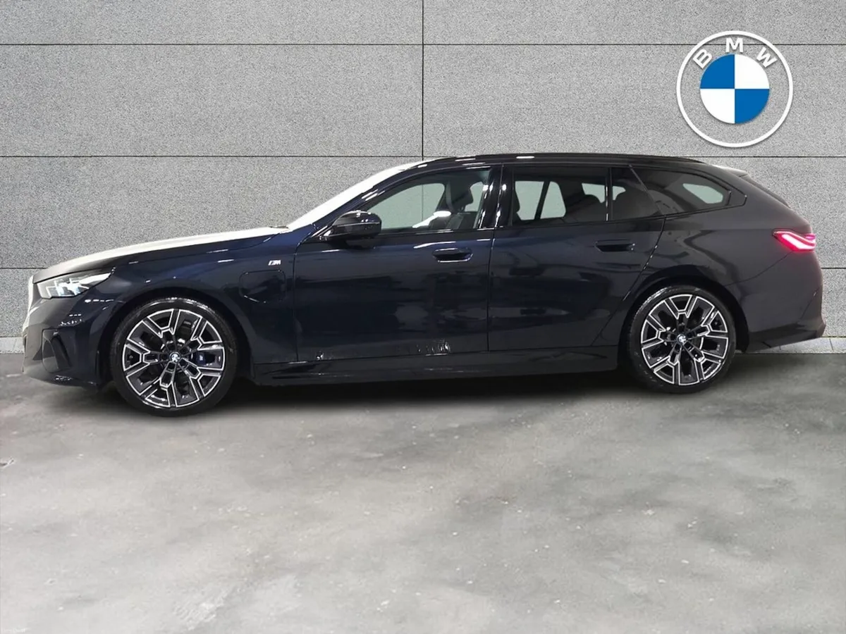 BMW 5-Series 530e M Sport Touring - Image 4