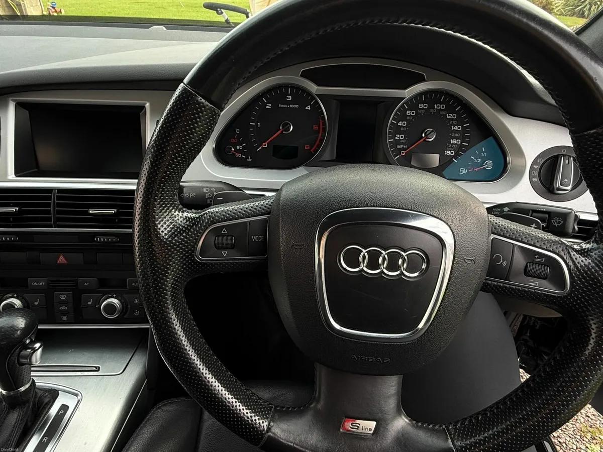 Audi A6 2010 automatic - Image 4