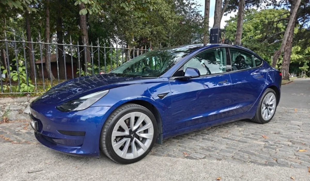 2022 Tesla Model 3 - Image 2