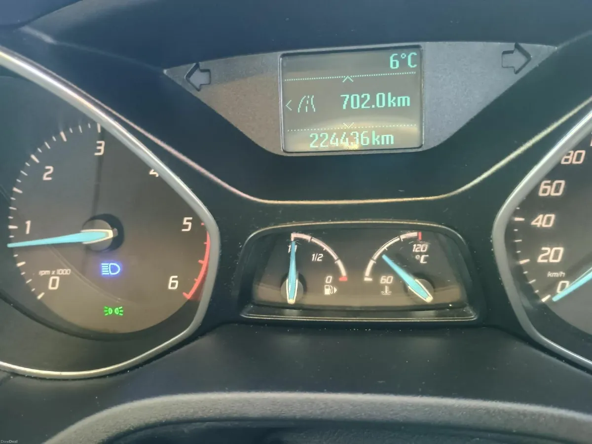 Ford Focus 2011 - Image 2