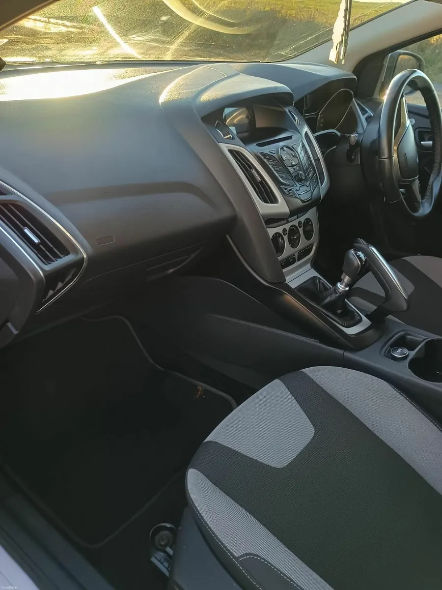 Ford Focus 2011 - Image 3