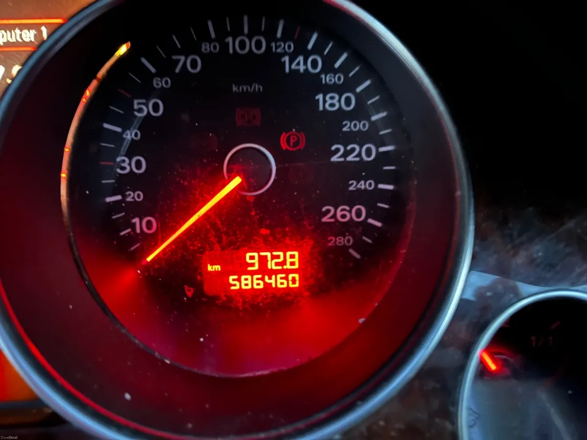 Audi A8 2010 - Image 1