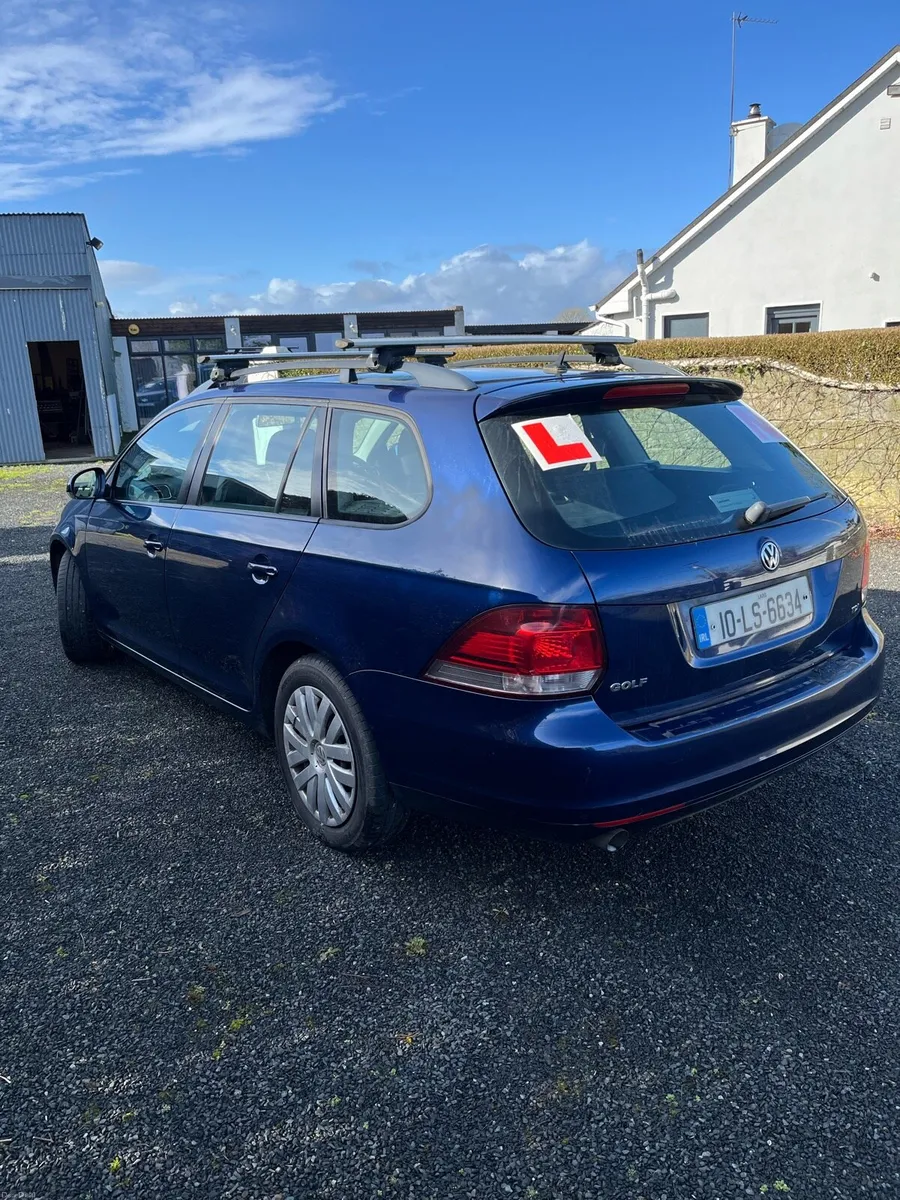 VW Golf Estate - Image 4