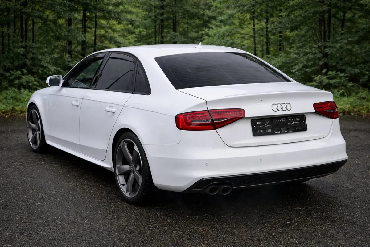 142 AUDI A4 2.0TDI 150 S-LINE - BLACK EDITION - Image 3