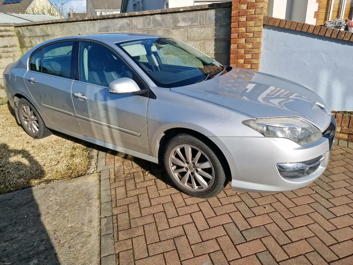 2011 Renault Laguna - Image 1